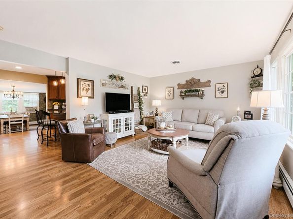 816 Blair Street, Bohemia NY 11716