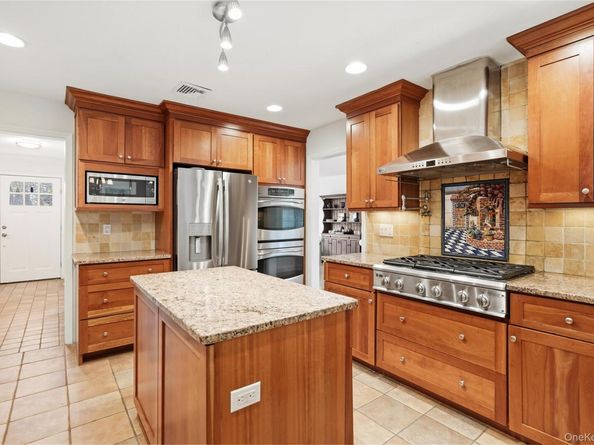 20 Lamesa Avenue, Eastchester NY 10709