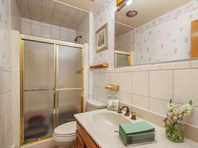 26 Quaker Lane, Farmingdale NY 11735
