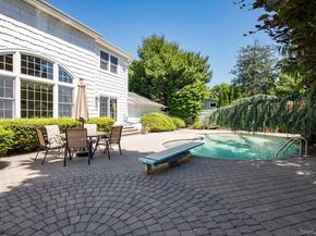 26 Quaker Lane, Farmingdale NY 11735