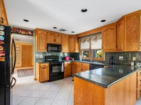 26 Quaker Lane, Farmingdale NY 11735