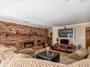 26 Quaker Lane, Farmingdale NY 11735