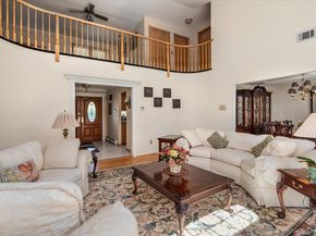 26 Quaker Lane, Farmingdale NY 11735