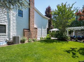 26 Quaker Lane, Farmingdale NY 11735