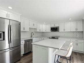 26 Halfcircle Drive, Holbrook NY 11741