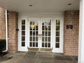 2 Consulate Drive, Tuckahoe NY 10707