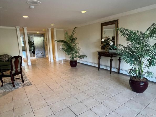 2 Consulate Drive, Tuckahoe NY 10707