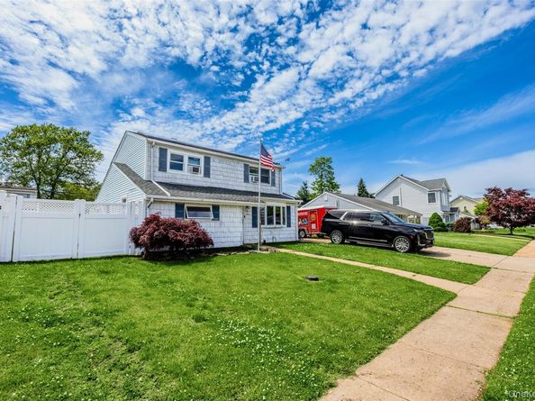 4236 Clarissa Road, Bethpage NY 11714
