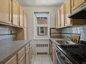 279 N Broadway 8R, Yonkers NY 10701