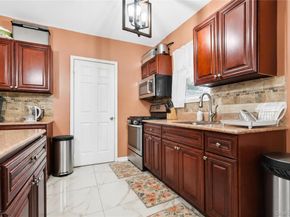 18853 120th Road, Saint Albans NY 11412