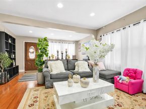 18853 120th Road, Saint Albans NY 11412