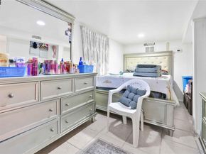 18853 120th Road, Saint Albans NY 11412