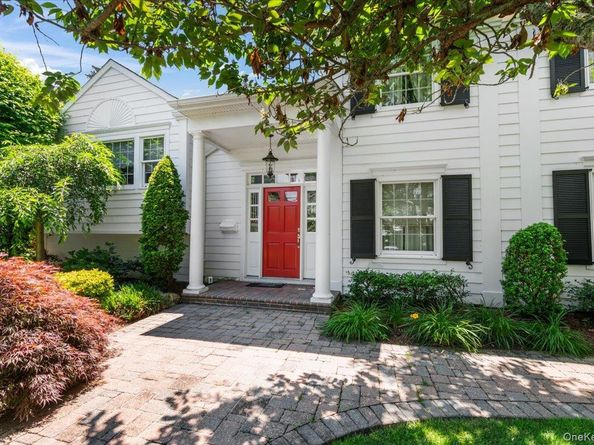 100 Cabot Road, Massapequa NY 11758