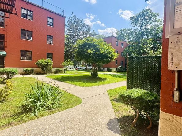 141-33 78th Ave 2B, Kew Garden Hills NY 11367