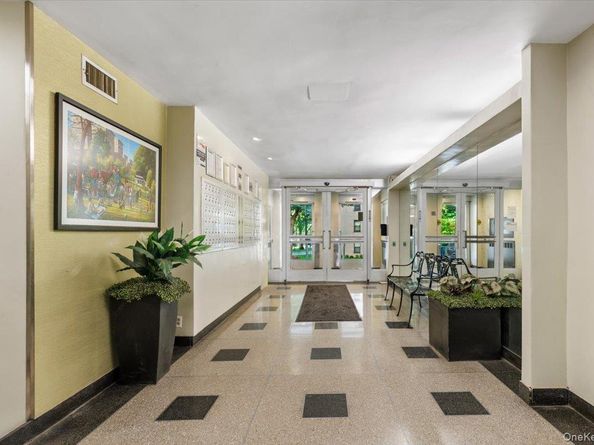 6 Fordham Hill Oval 12h, Bronx NY 10468