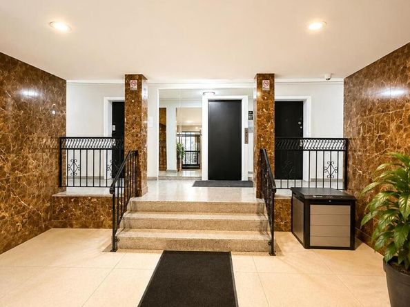 131-11 kew gardens Road 4H, Richmond Hill NY 11418