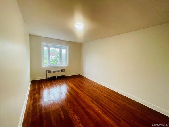 2811 Gunther Avenue, Bronx NY 10469