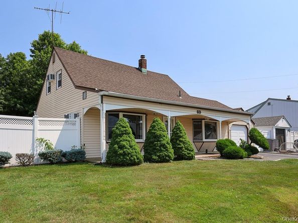 69 Corncrib Lane, Levittown NY 11756