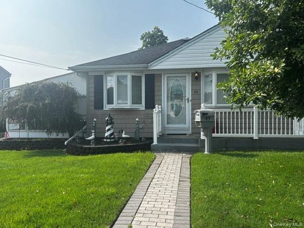 45 W Clearwater Road, Lindenhurst NY 11757