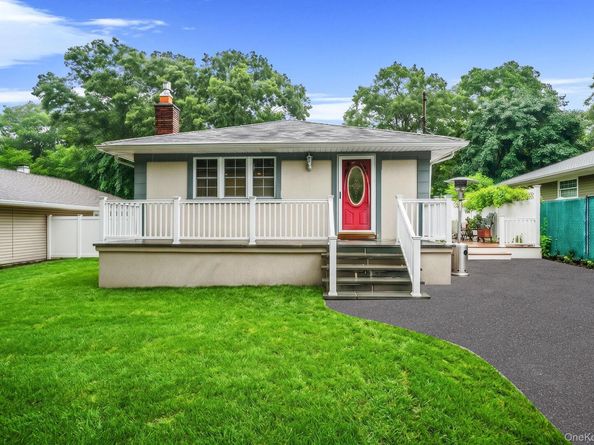 138 River Road, Shirley NY 11967