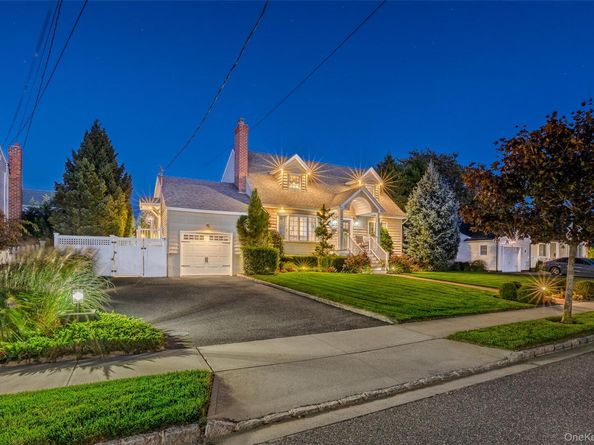 60 Nearwater Avenue, Massapequa NY 11758
