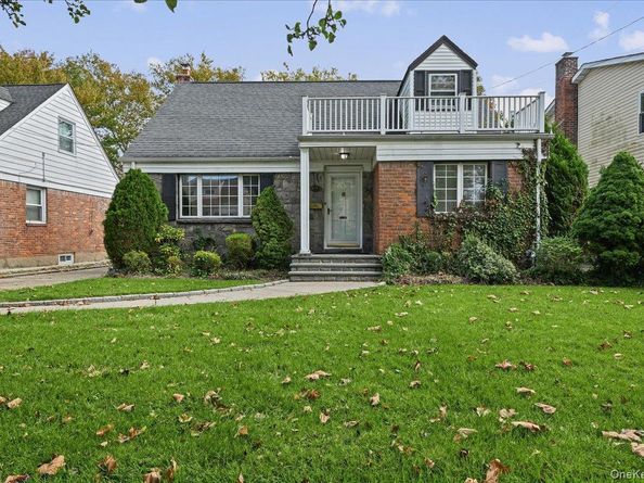 121 Norman Street, New Hyde Park NY 11040