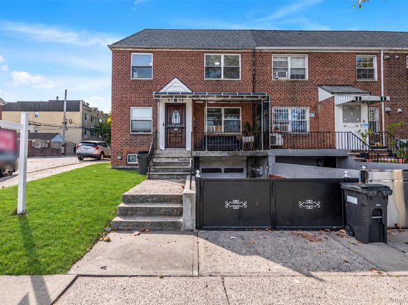 6728 Utopia Parkway, Fresh Meadows NY 11365