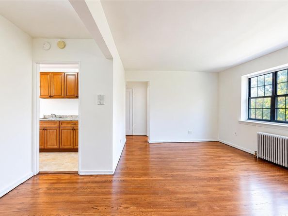 78-43 147th Street 3V, Kew Garden Hills NY 11367