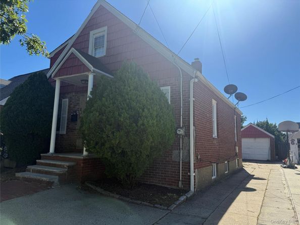 136 Henry Street, Valley Stream NY 11580