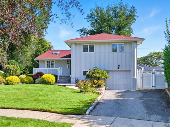 17 Willben Lane, Plainview NY 11803