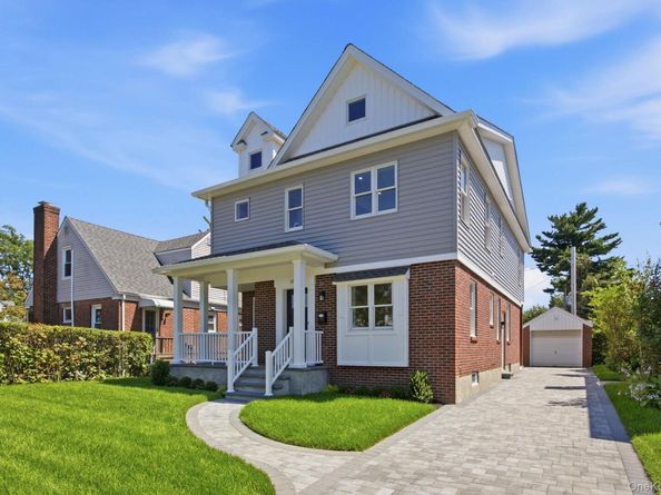 106 Nugent Street, New Hyde Park NY 11040
