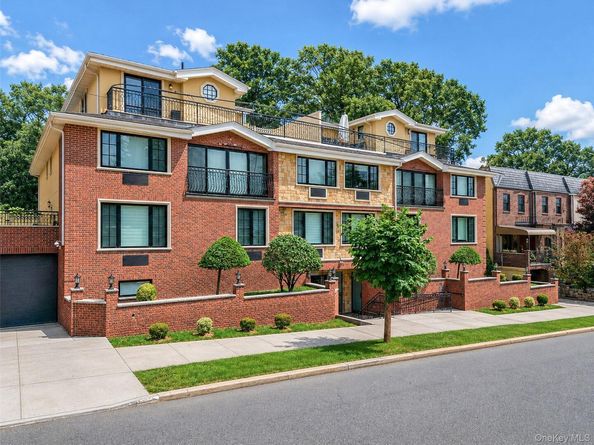 185 Battery Avenue 2A, Brooklyn NY 11209