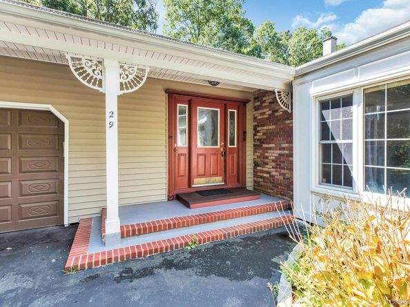 29 Columbine Avenue N, Hampton Bays NY 11946