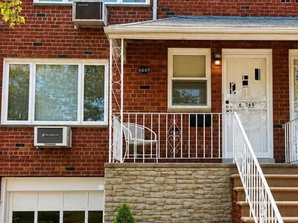 6669 73rd Place, Middle Village NY 11379