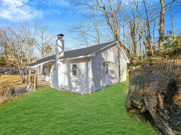 34 Glenna Little Trail, Huntington NY 11743