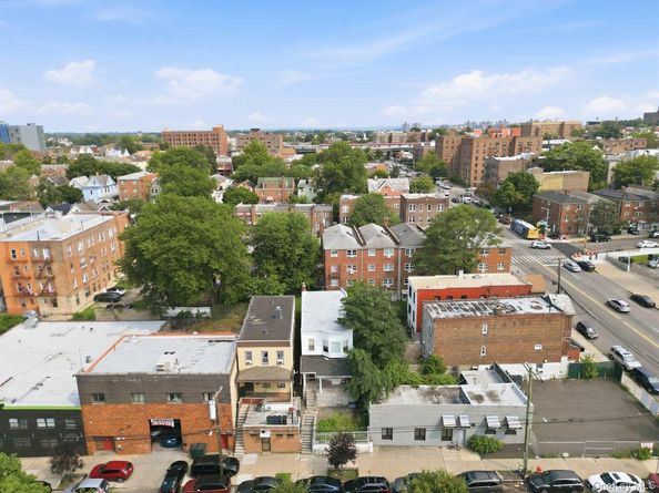 4412 Bronx Boulevard, Bronx NY 10470