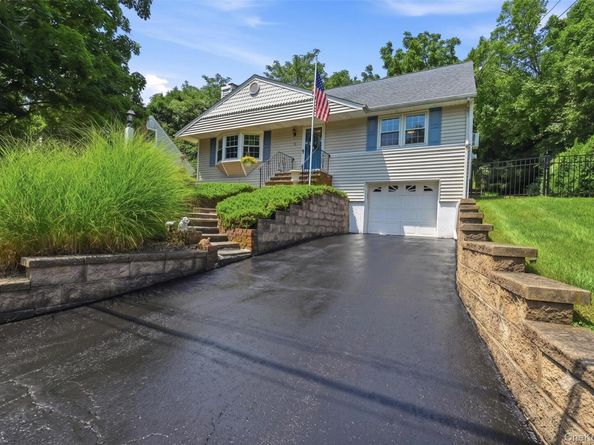 15 Gaines Place, Huntington NY 11743