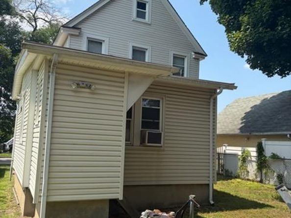 16 Star Place, Freeport NY 11520