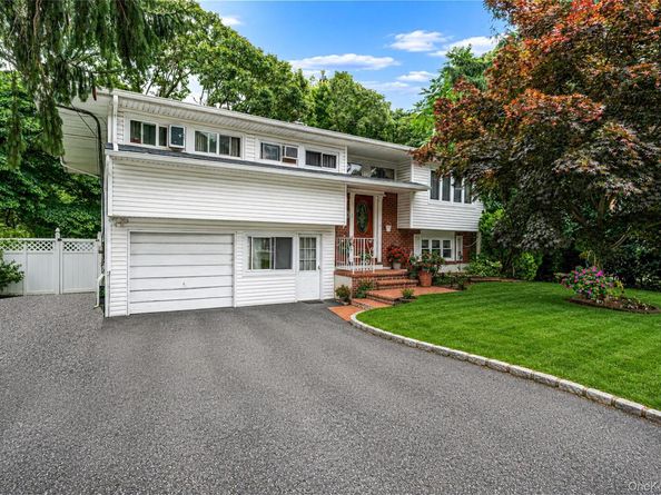 31 Holbrook Road, Centereach NY 11720