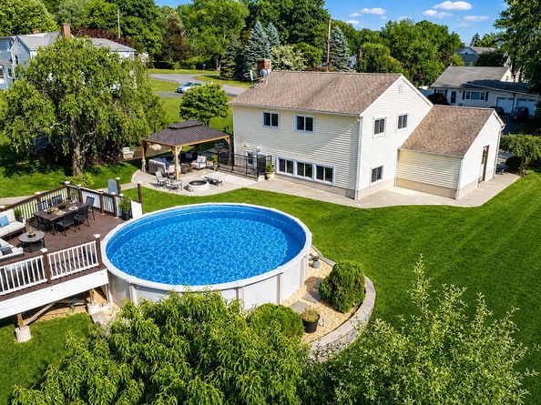 688 Pleasantview Court, Yorktown Heights NY 10598