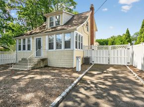 87 8th Avenue, Huntington Station NY 11746