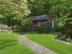 8 Elmer Galloway Road, Katonah NY 10536