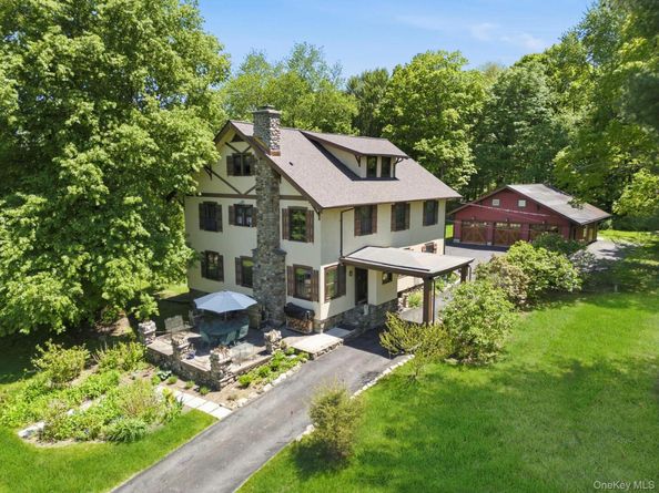 8 Elmer Galloway Road, Katonah NY 10536