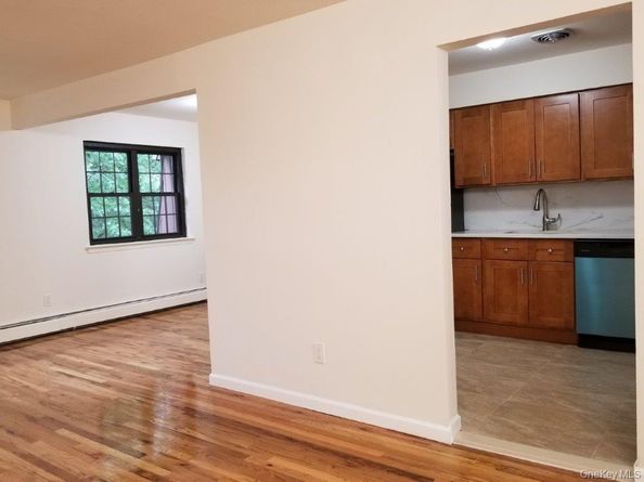 219-43 67th Avenue 3rd, Bayside NY 11364