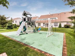 17 Constantine Way, Mount Sinai NY 11766
