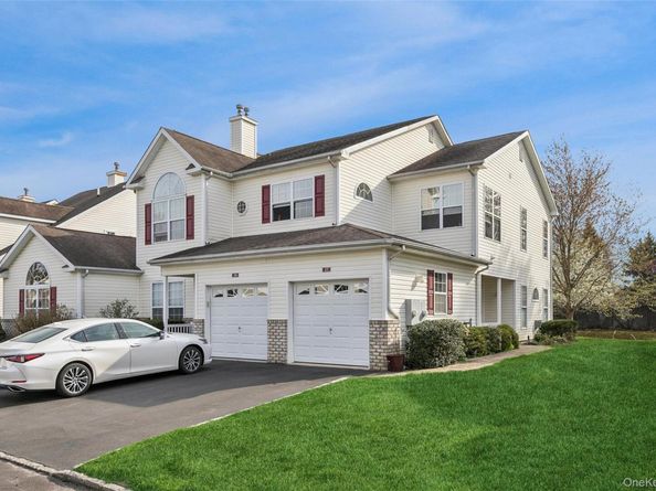 17 Constantine Way, Mount Sinai NY 11766