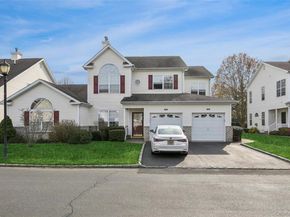 17 Constantine Way, Mount Sinai NY 11766