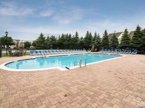 17 Constantine Way, Mount Sinai NY 11766