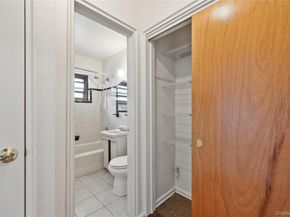 8 Lawrence Drive C, White Plains NY 10603