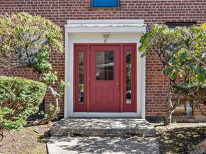 8 Lawrence Drive C, White Plains NY 10603